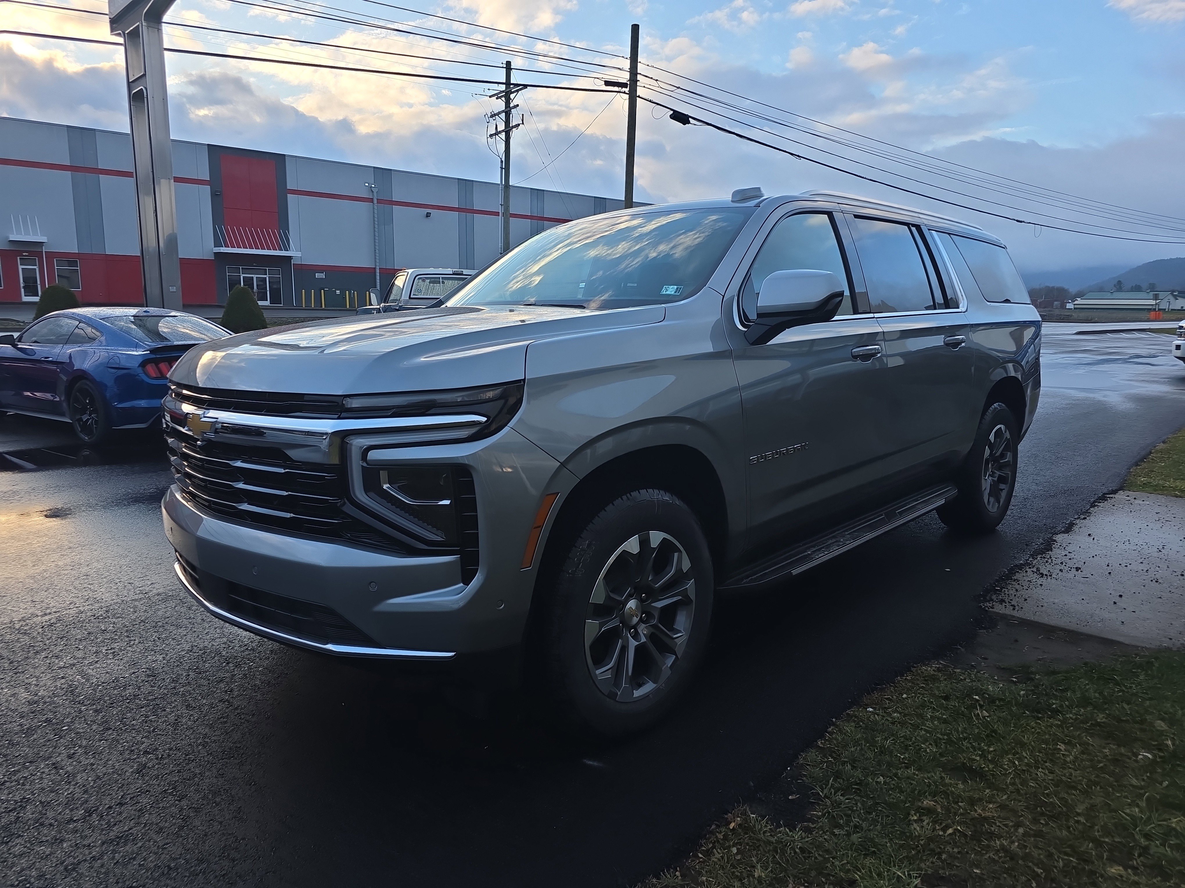 New 2026 Chevrolet Suburban LS image 8