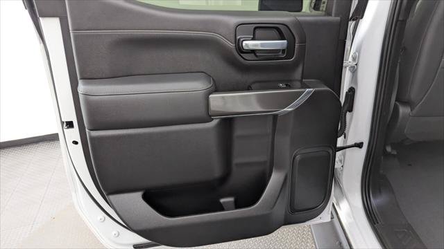 Used 2021 GMC Sierra 1500 AT4 w/ AT4 Value Package AWD/4WD image 16