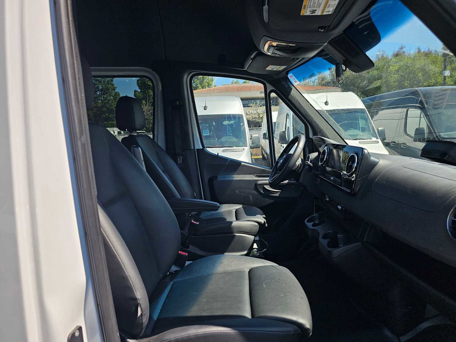 Used 2025 Mercedes-Benz Sprinter 2500 image 10