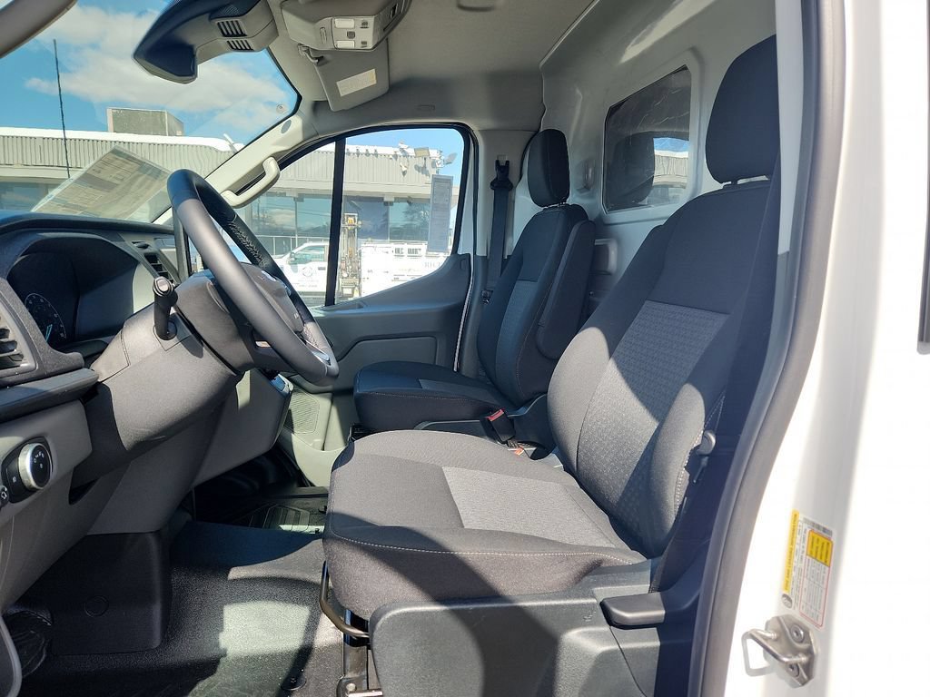 New 2023 Ford E-Transit Low Roof RWD image 5