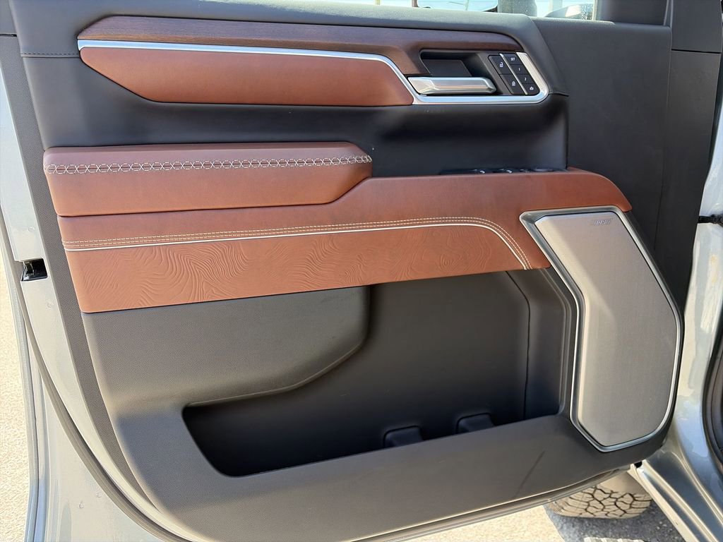 Certified 2024 GMC Sierra 3500 Denali Ultimate AWD/4WD image 30