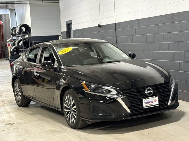 Used 2023 Nissan Altima 2.5 SV w/ SV Premium Package image 5