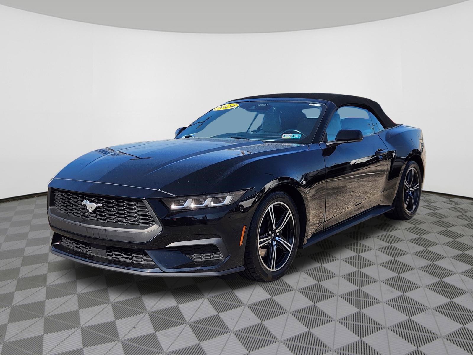 Used 2024 Ford Mustang Premium image 2