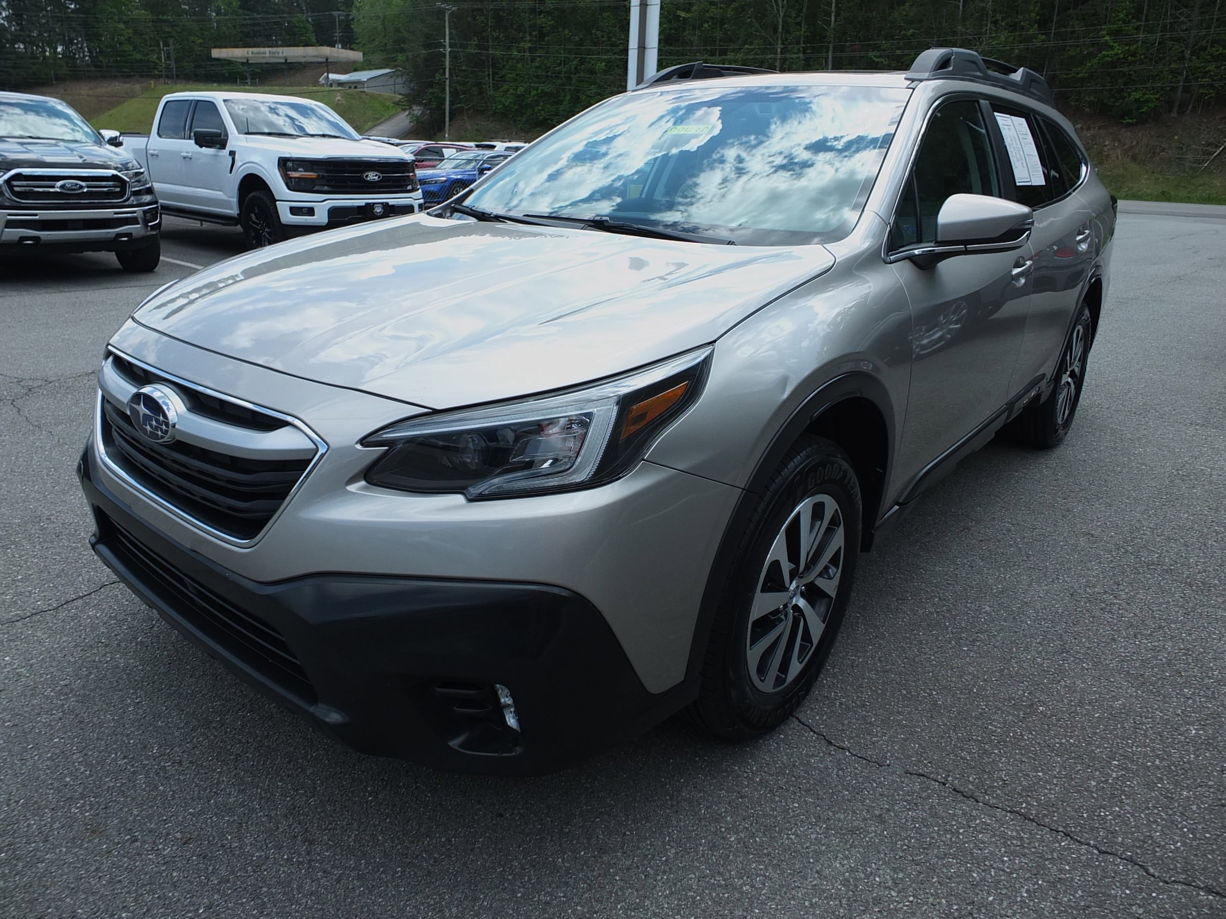 Used 2020 Subaru Outback Premium w/ Popular Package #1 AWD/4WD image 7