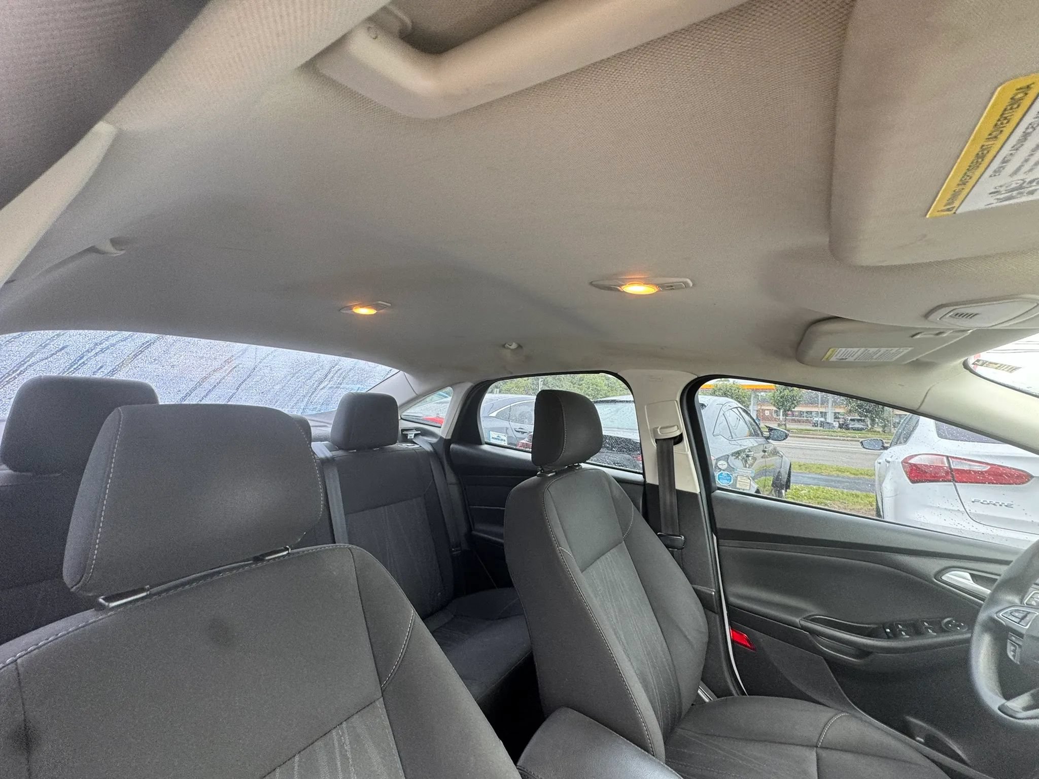 Used 2018 Ford Focus SE FWD image 30