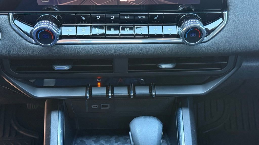 Used 2024 GMC Canyon Elevation w/ Convenience Package image 16