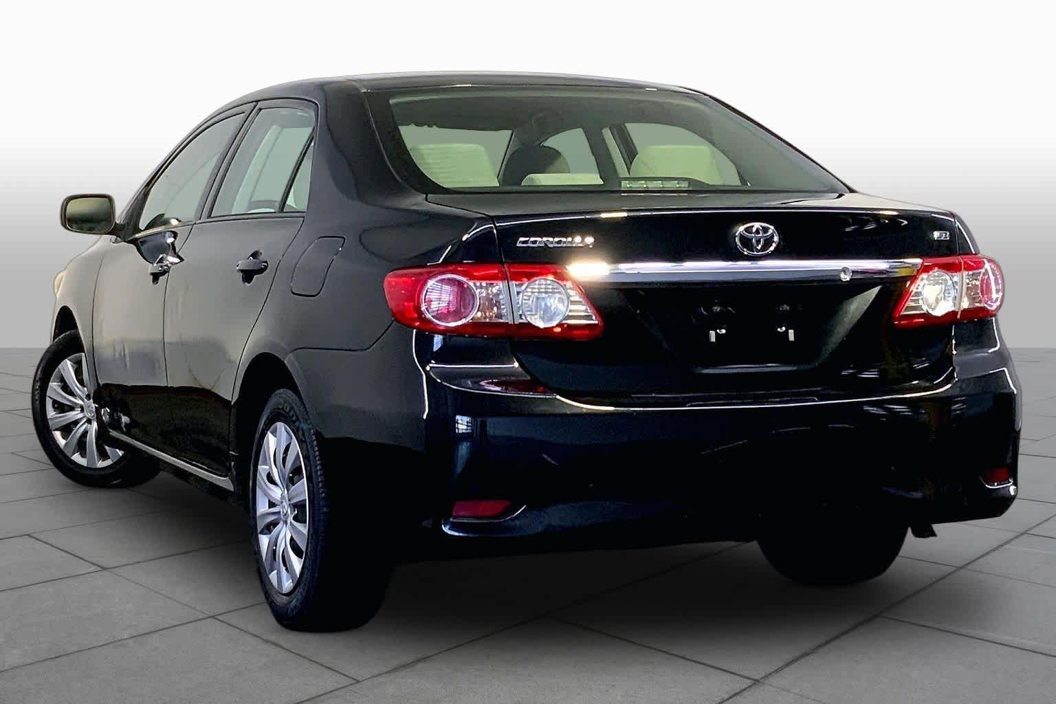 Used 2012 Toyota Corolla LE FWD image 11