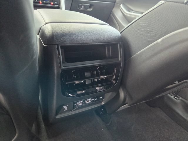 Certified 2025 Jeep Grand Cherokee Limited w/ Black Appearance Package RWD image 5
