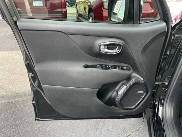 Used 2021 Jeep Renegade Latitude w/ Sun & Sound Group image 13