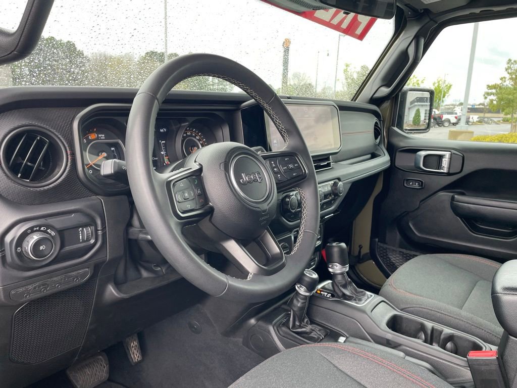 Used 2025 Jeep Wrangler Unlimited Rubicon image 10