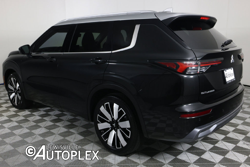 Used 2025 Mitsubishi Outlander AWD image 7