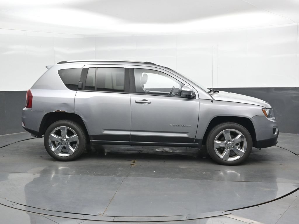 Used 2015 Jeep Compass Limited AWD/4WD image 3