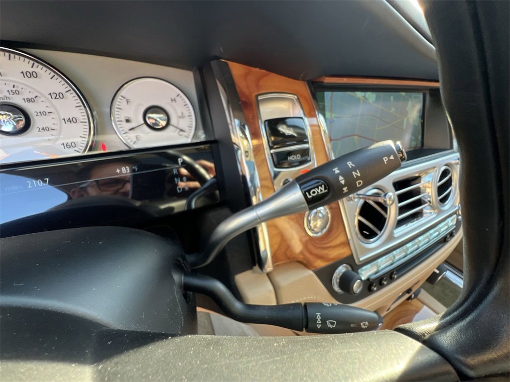 Used 2011 Rolls-Royce Ghost image 28