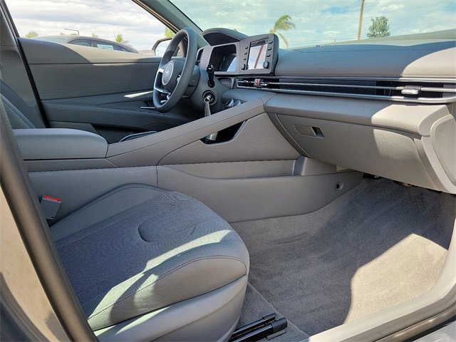 New 2025 Hyundai Elantra SE w/ Cargo Package image 16