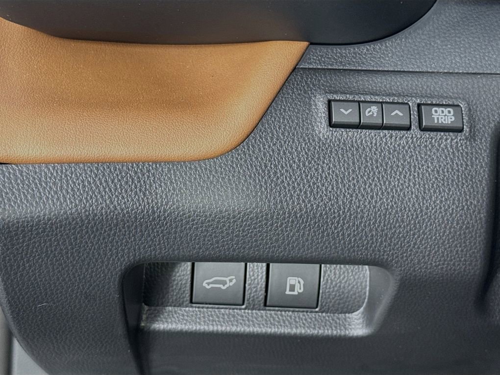 New 2026 Toyota Crown Signia image 13