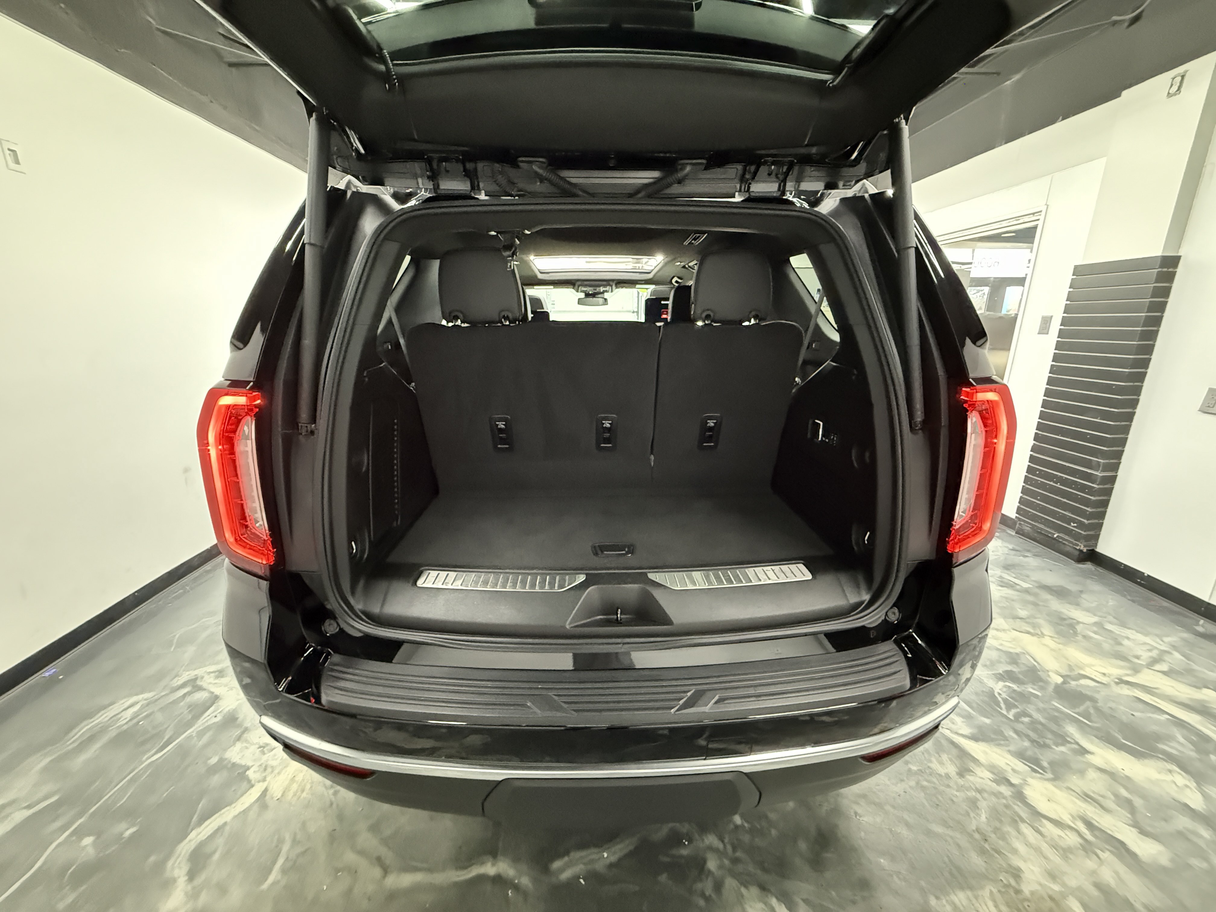 Used 2024 GMC Yukon Denali w/ Max Trailering Package AWD/4WD image 34