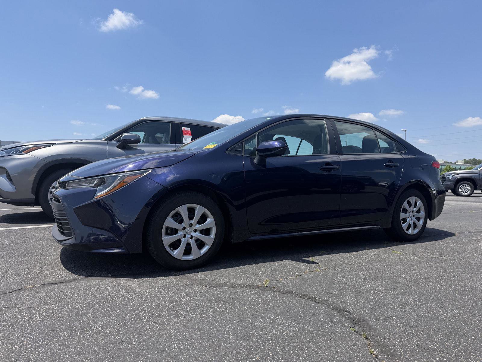 Used 2023 Toyota Corolla LE FWD image 4