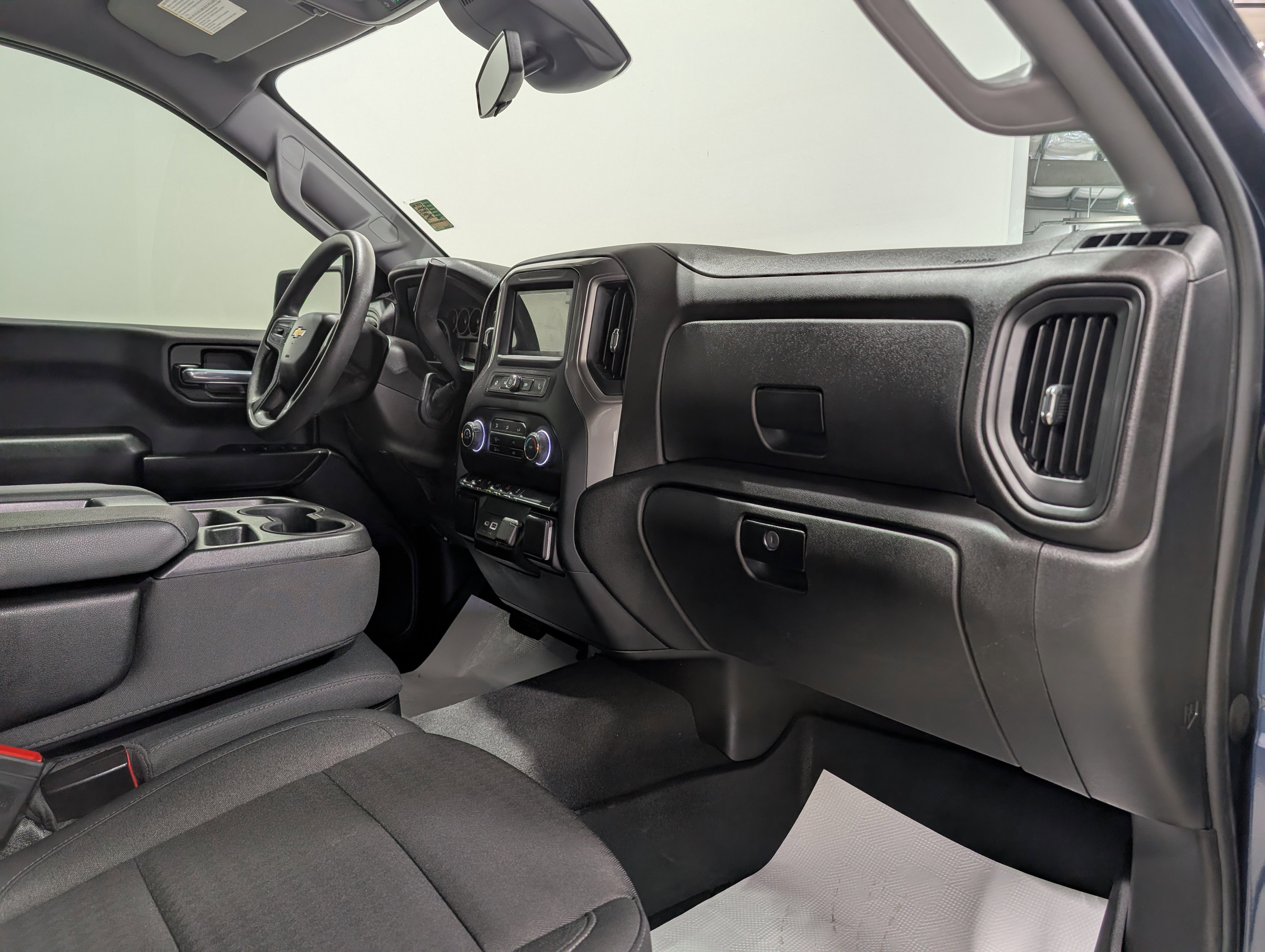Used 2022 Chevrolet Silverado 1500 Custom AWD/4WD image 18