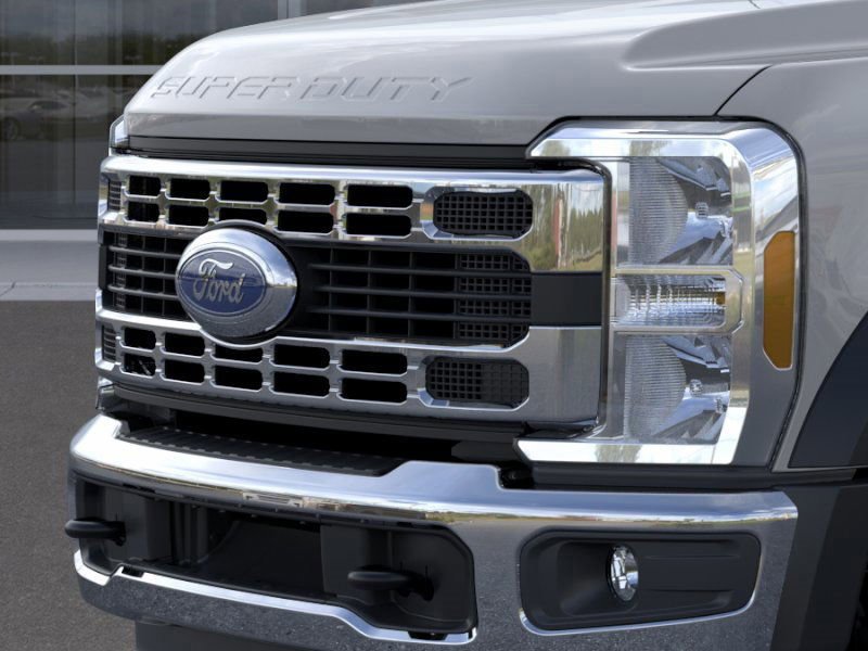 New 2025 Ford F550 4x4 Crew Cab w/ XLT Value Package image 17