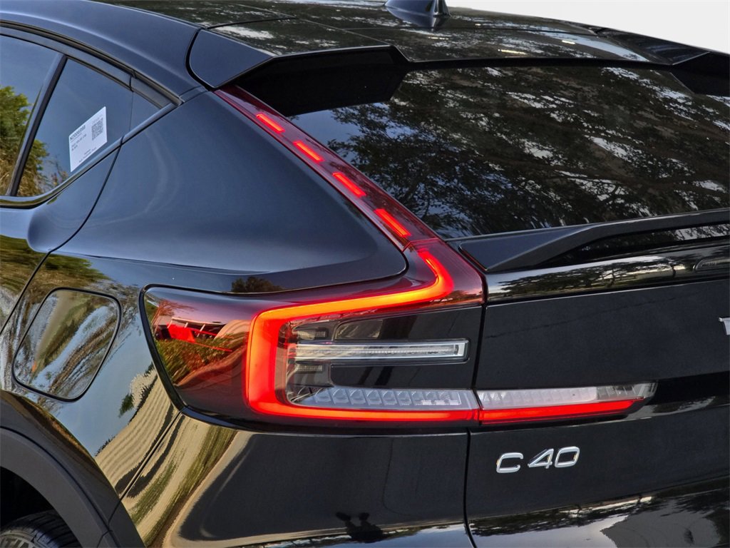 Used 2022 Volvo C40 P8 Recharge Ultimate image 32