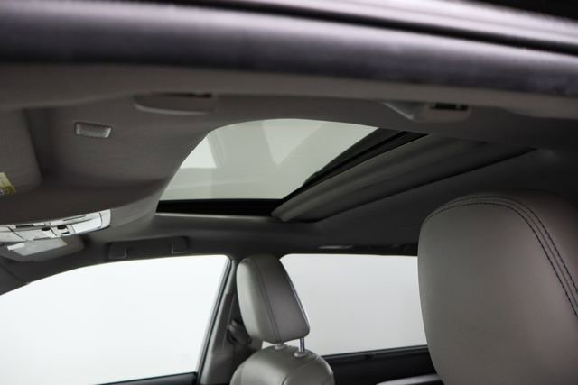 Used 2019 Toyota Highlander XLE image 26