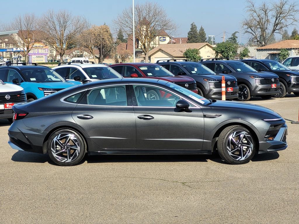 Used 2024 Hyundai Sonata SEL w/ Convenience Package image 4