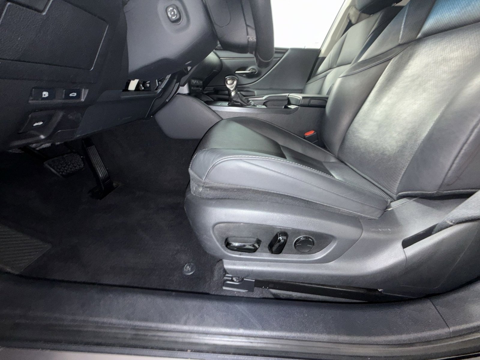 Used 2021 Lexus ES 300h w/ Premium Package FWD image 14