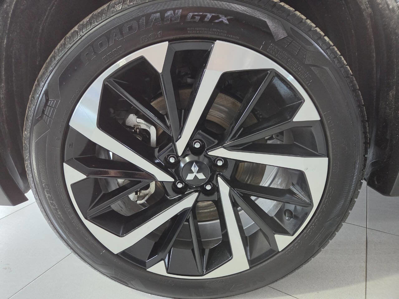 Used 2023 Mitsubishi Outlander SE image 12