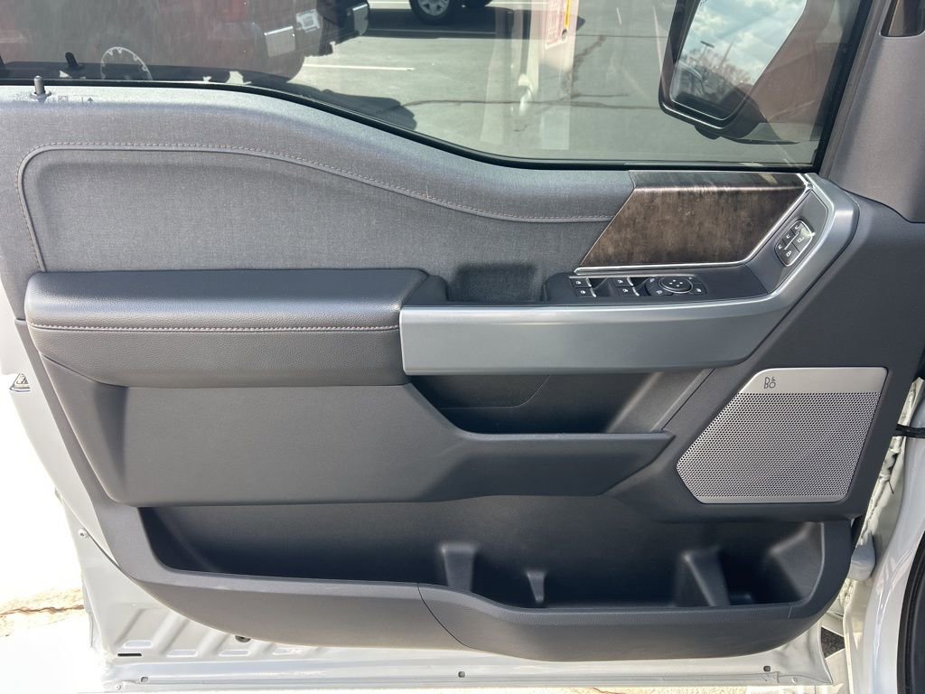 Used 2023 Ford F150 Lightning Lariat w/ Equipment Group 511A High image 4