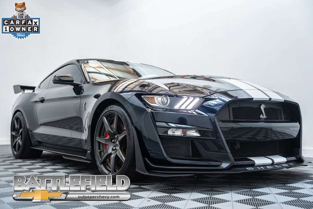 Used 2021 Ford Mustang Shelby GT500 w/ Carbon Fiber Track Pack RWD image 1
