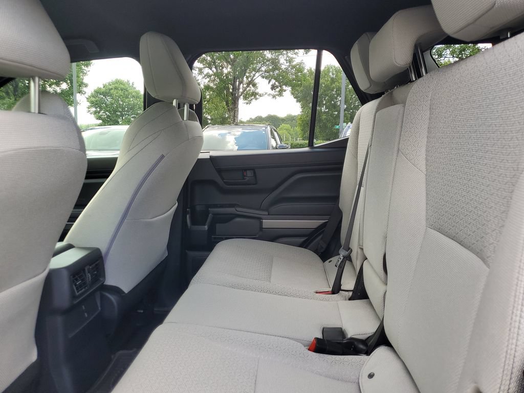 Used 2025 Toyota 4Runner SR5 AWD/4WD image 8
