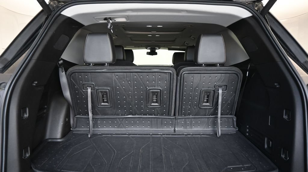 Used 2020 Chevrolet Traverse LT w/ LT Premium Package FWD image 19