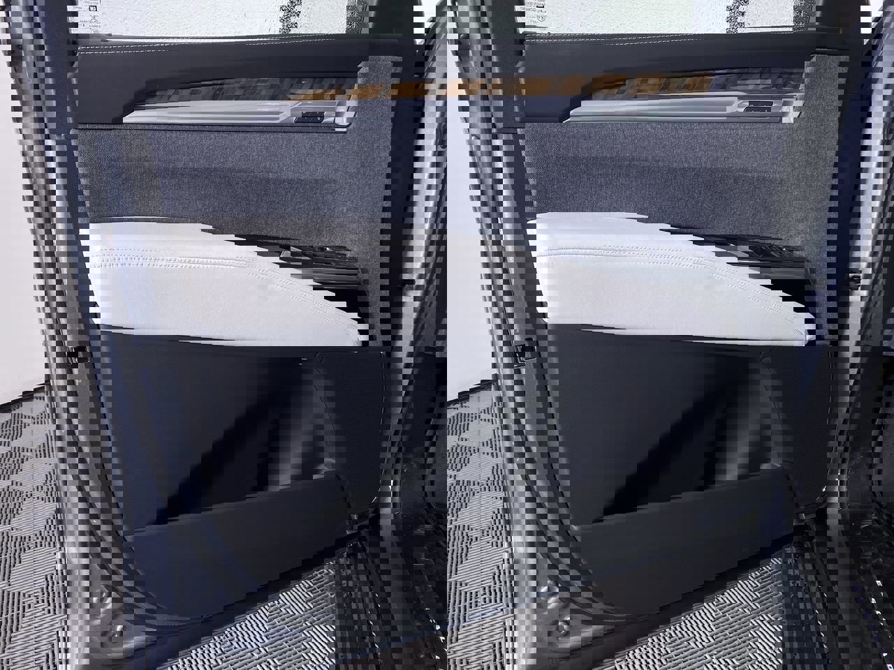 New 2025 Cadillac Escalade Sport Platinum w/ LPO, ONYX Package image 13