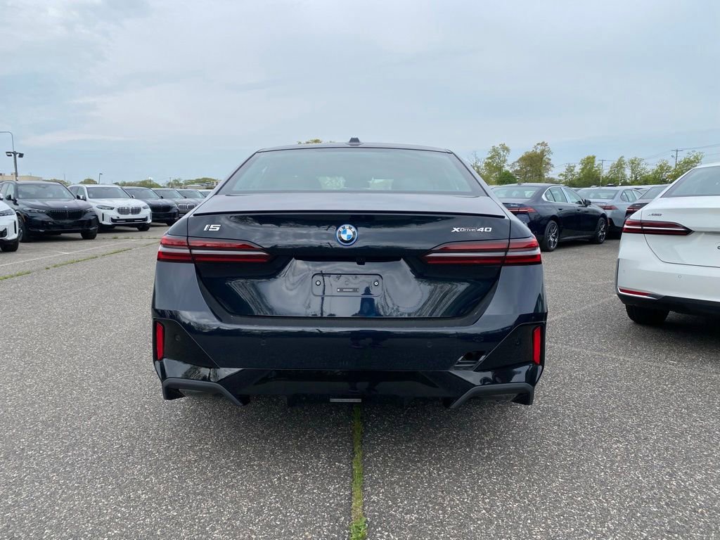 New 2026 BMW i5 eDrive40 w/ M Sport Package AWD/4WD image 3
