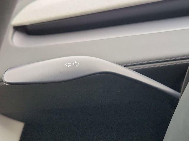 Used 2026 Tesla Model Y 2WD image 17