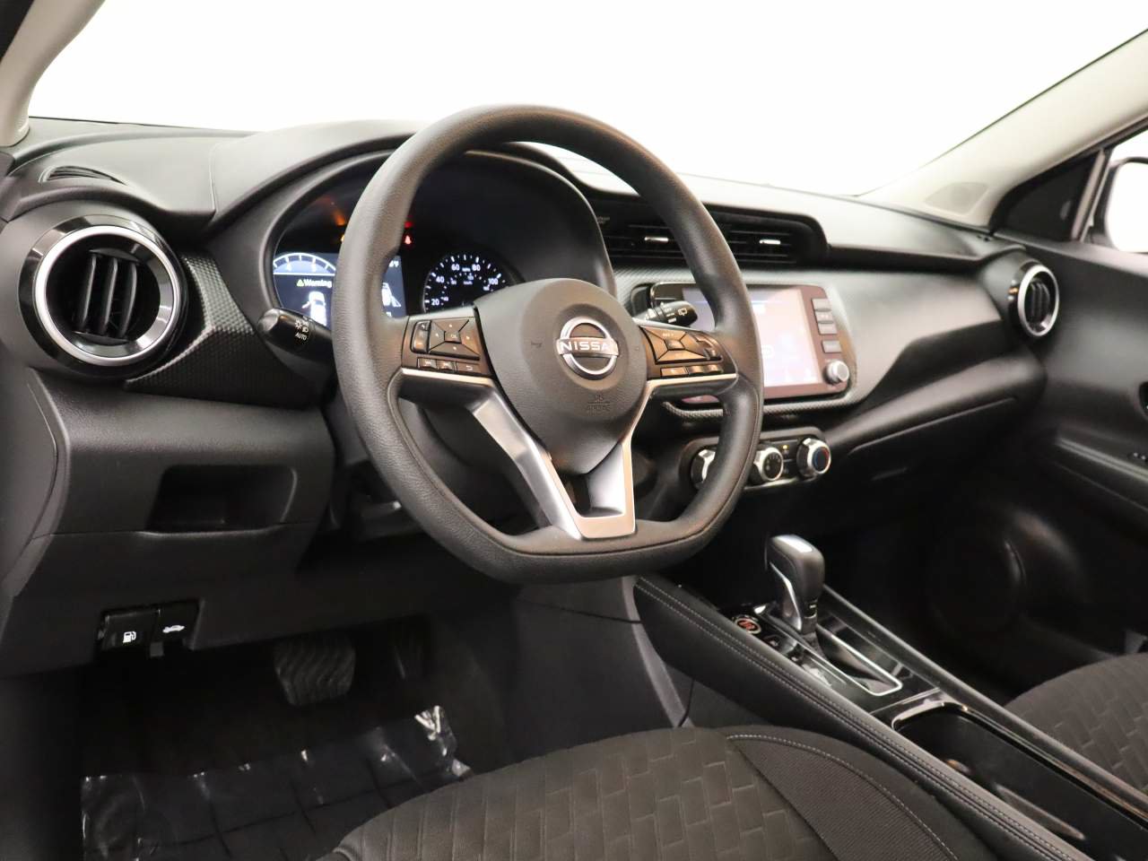 Used 2023 Nissan Kicks SV FWD image 14