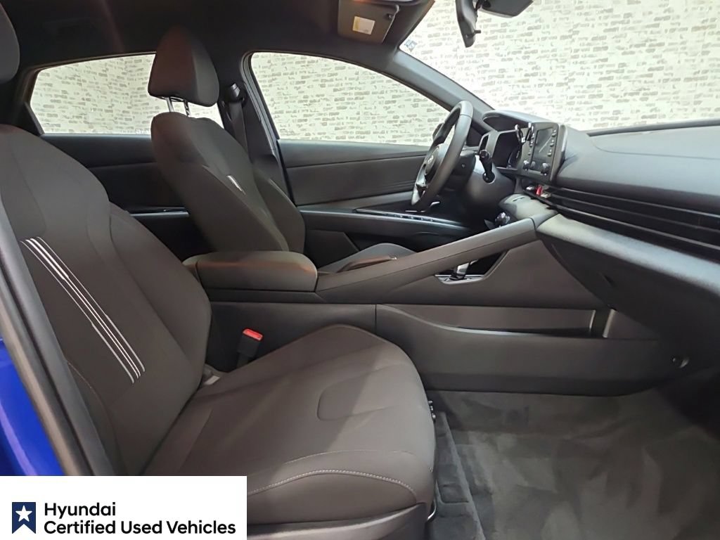Used 2025 Hyundai Elantra Sport FWD image 9