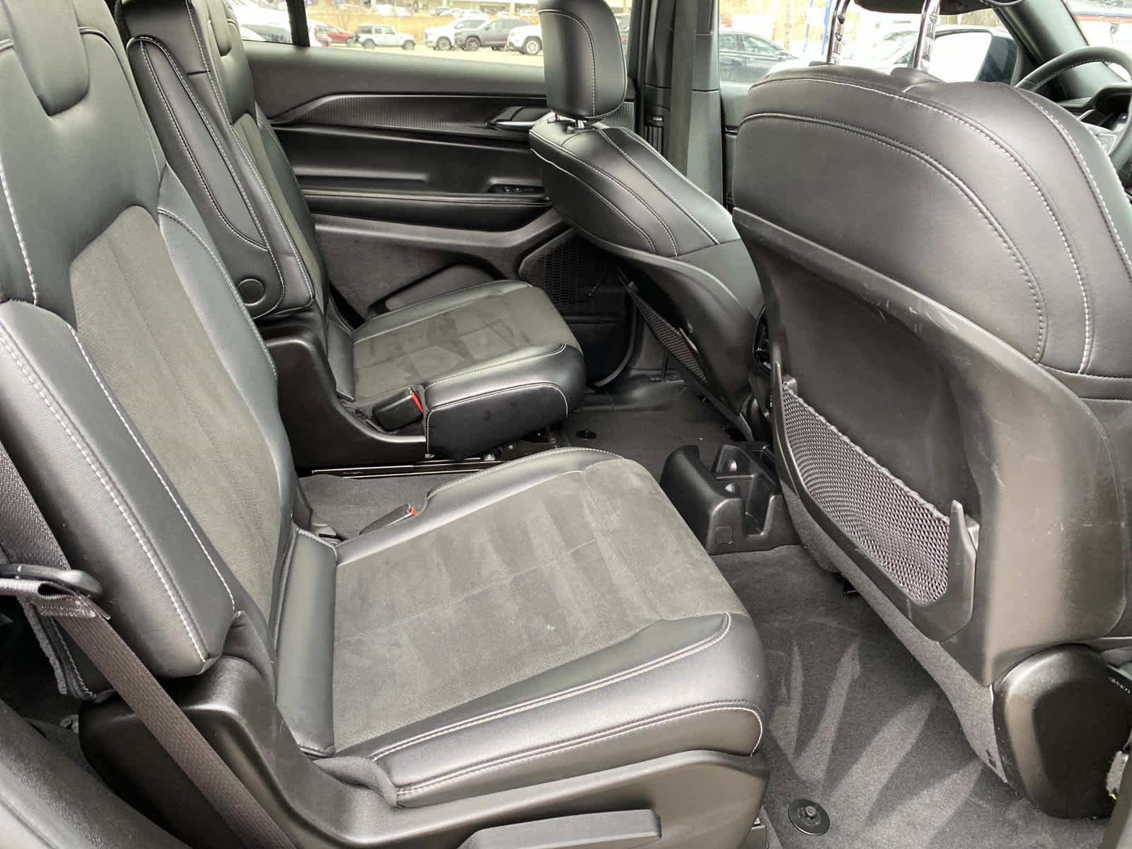 Certified 2025 Jeep Grand Cherokee L Laredo image 24