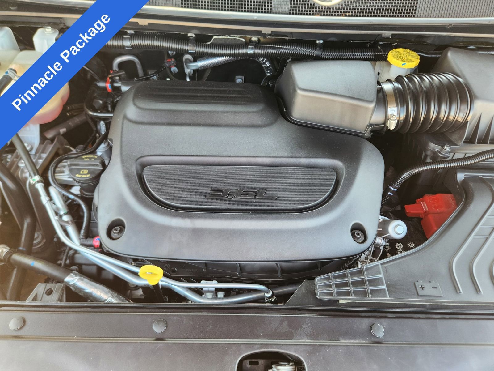 Used 2025 Chrysler Pacifica Pinnacle image 33