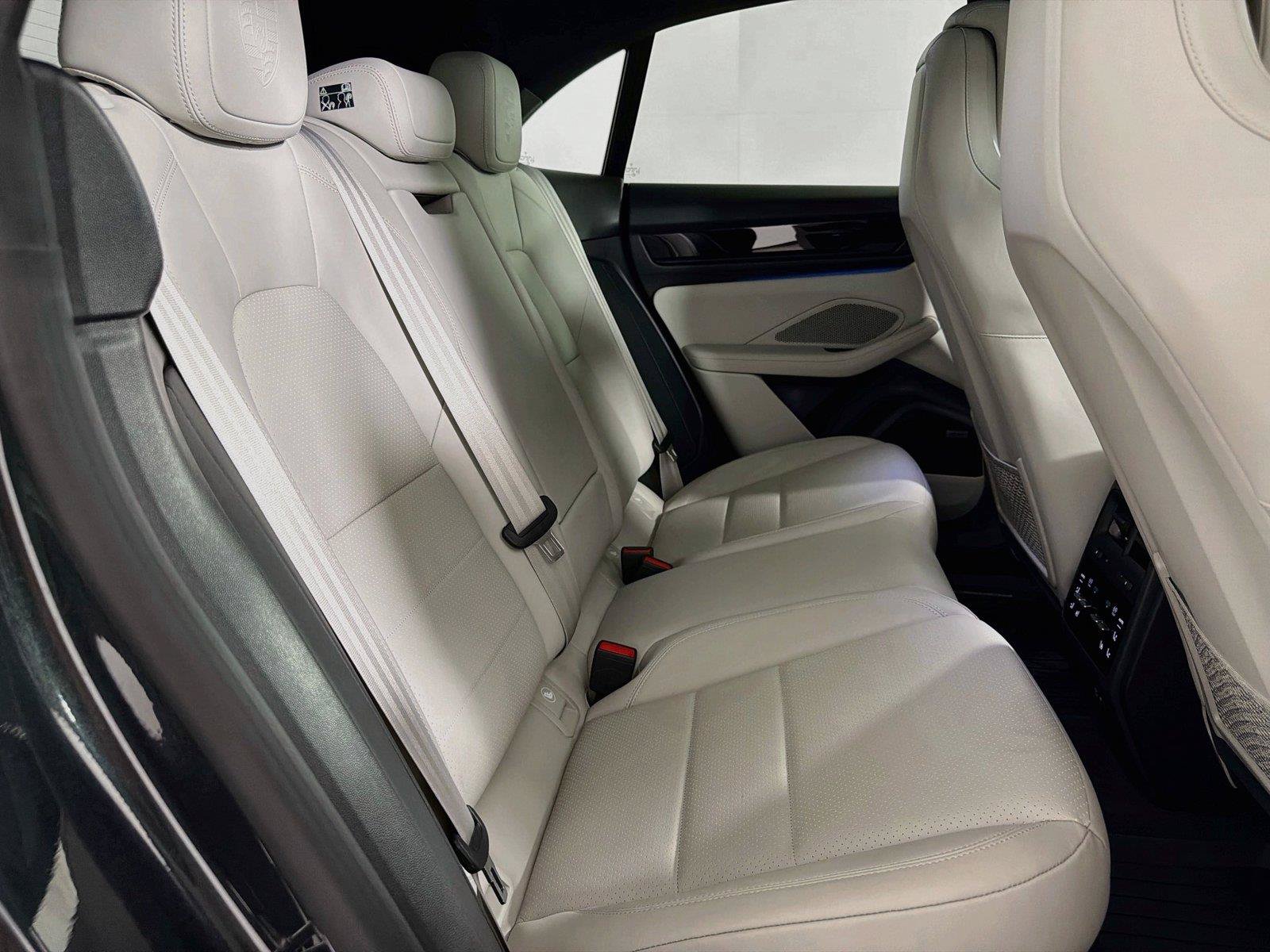 Certified 2026 Porsche Macan Electric RWD image 27