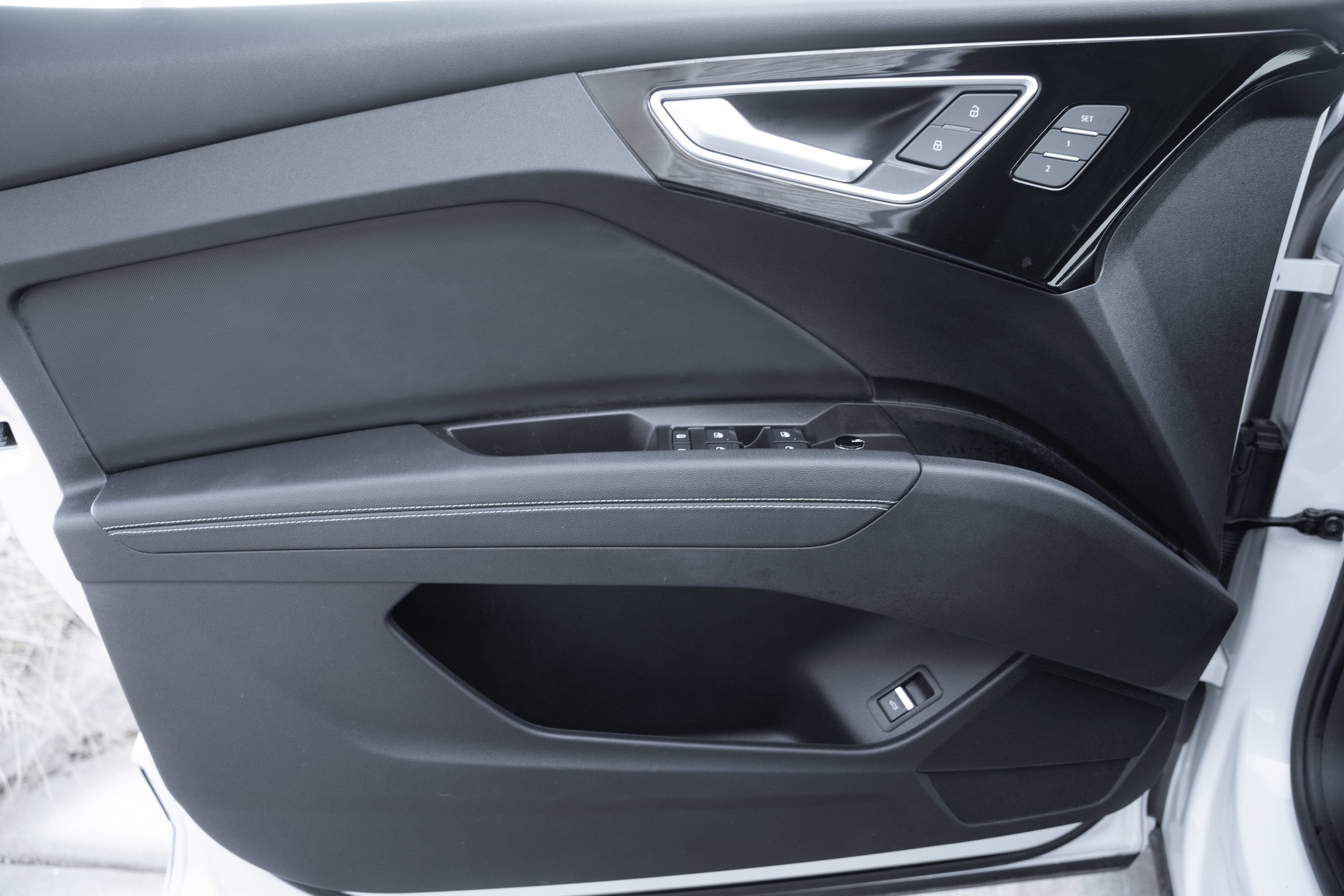 Certified 2024 Audi Q4 e-tron Premium Plus w/ Premium Plus image 19