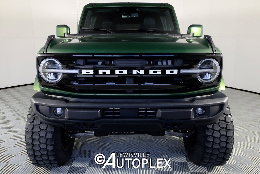 Used 2023 Ford Bronco Outer Banks image 2