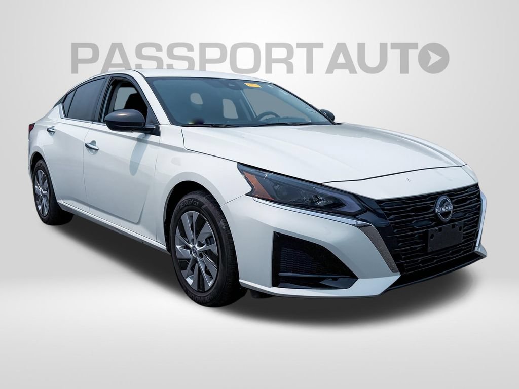 Certified 2025 Nissan Altima 2.5 S FWD image 2