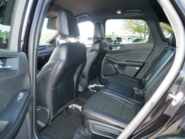 Used 2025 Ford Escape ST-Line Select AWD/4WD image 17
