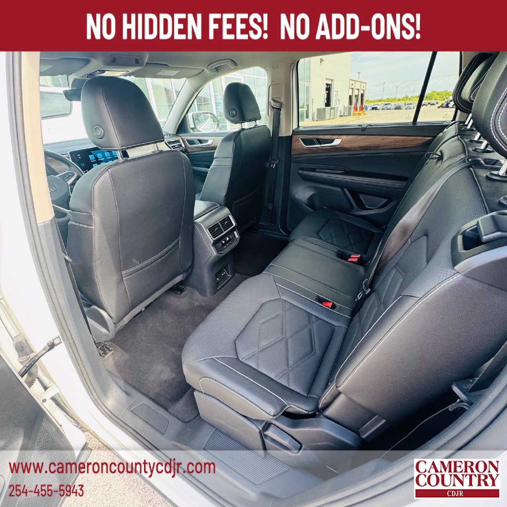 Used 2025 Volkswagen Atlas SE FWD image 11