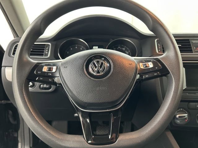 Used 2017 Volkswagen Jetta S image 7