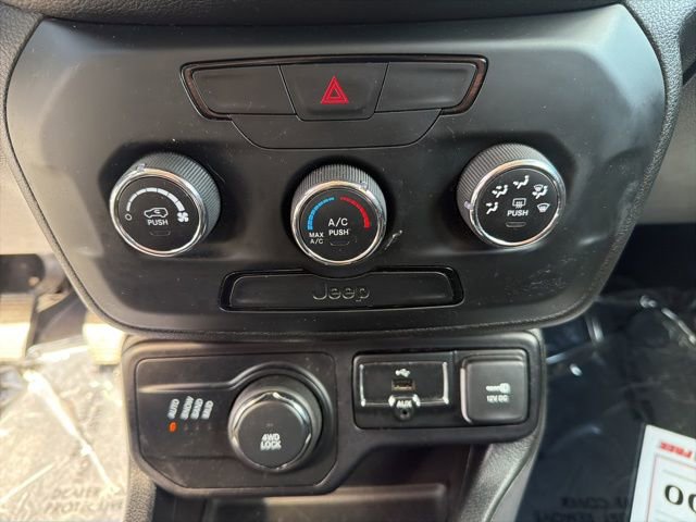 Used 2018 Jeep Renegade Sport w/ Power & Air Group AWD/4WD image 23