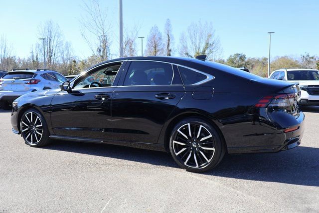 Used 2023 Honda Accord Touring image 6