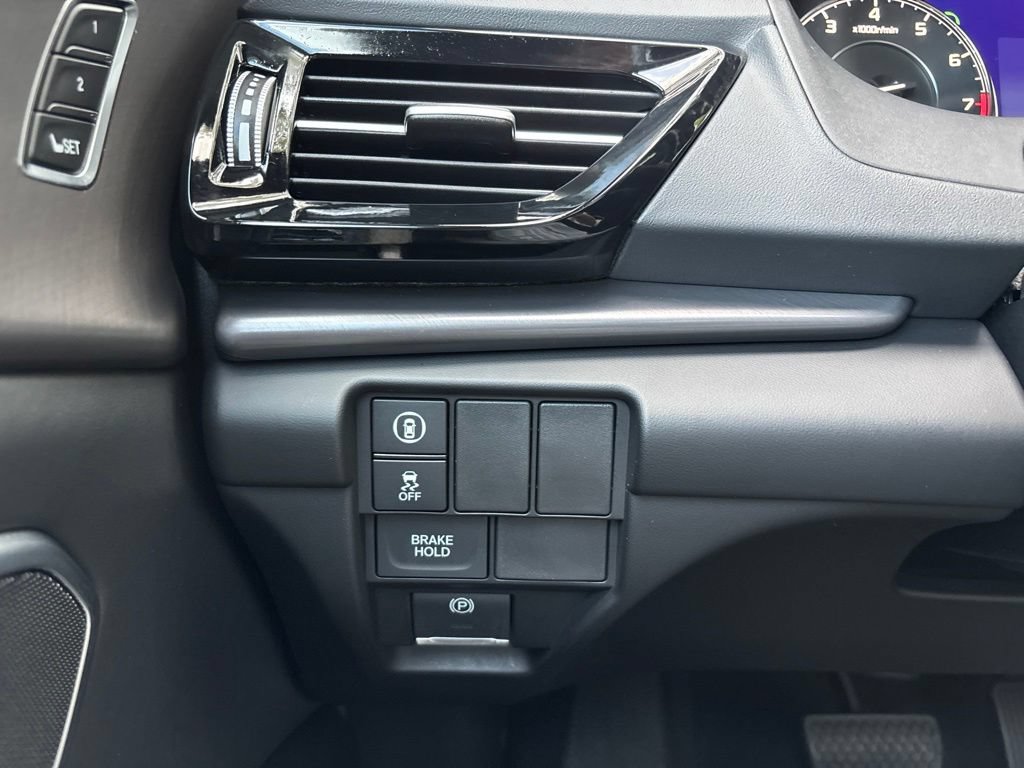 Used 2025 Acura RDX SH-AWD image 32