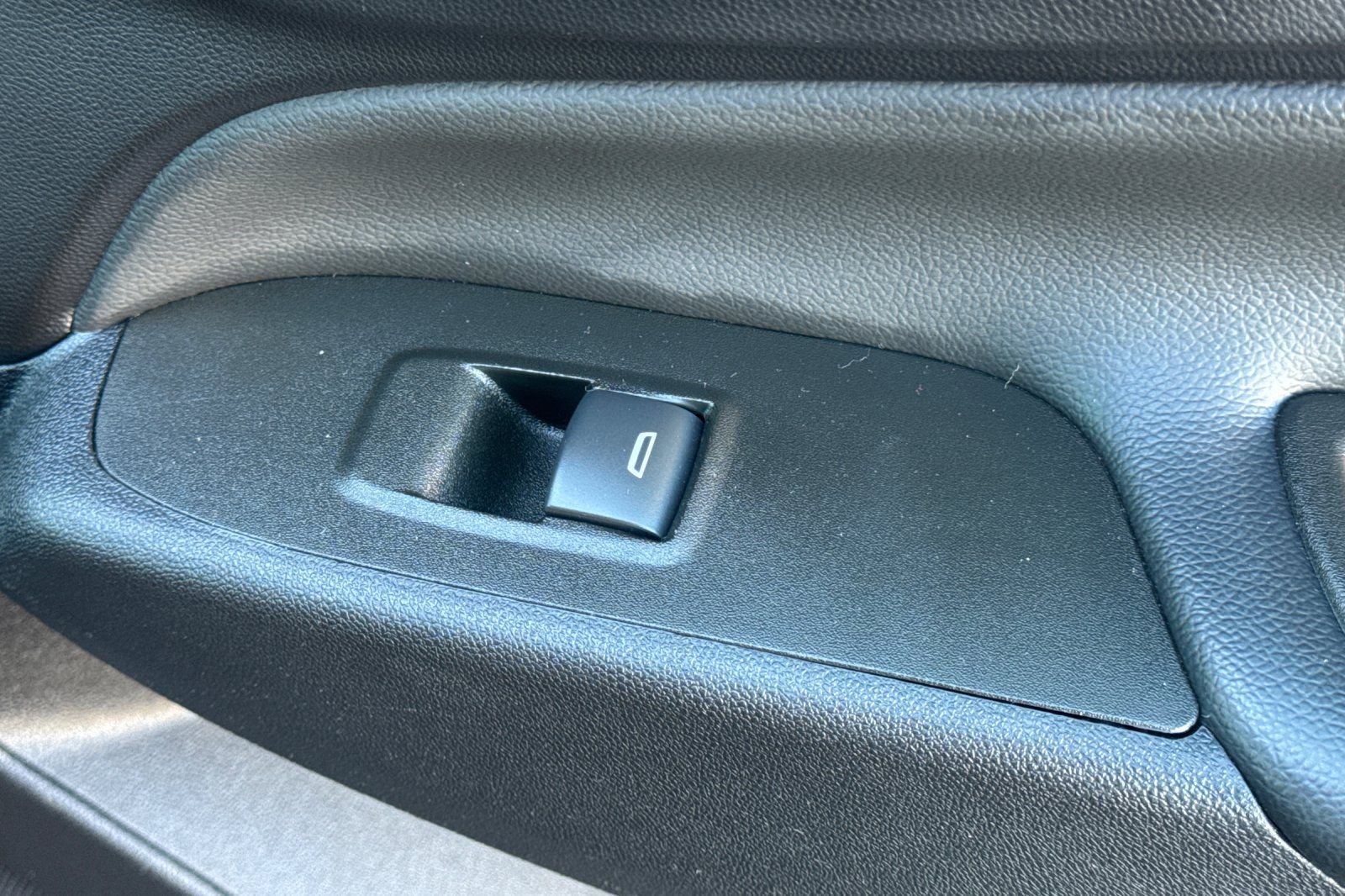 Used 2024 Chevrolet Equinox LT image 23